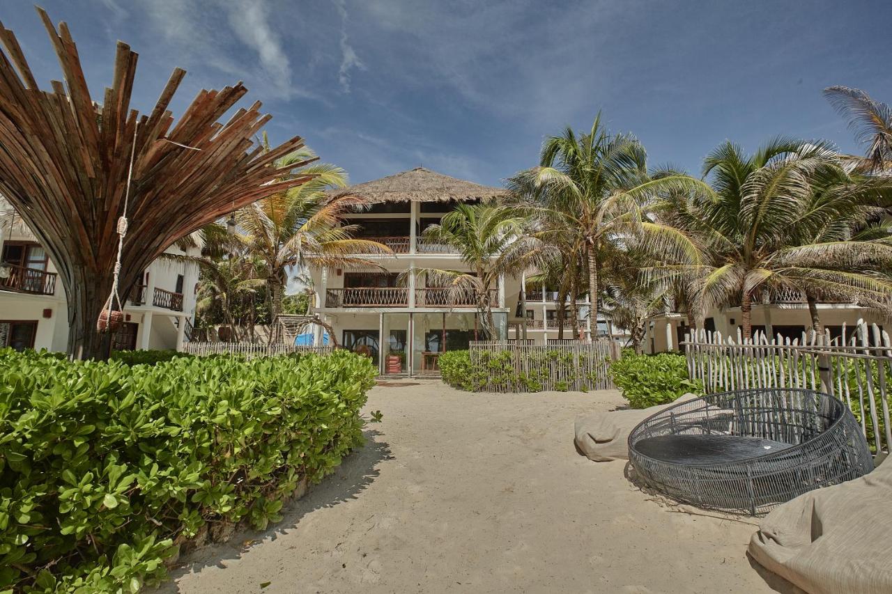 Hostel Tulum Pueblo — family room with bike rentals for kids